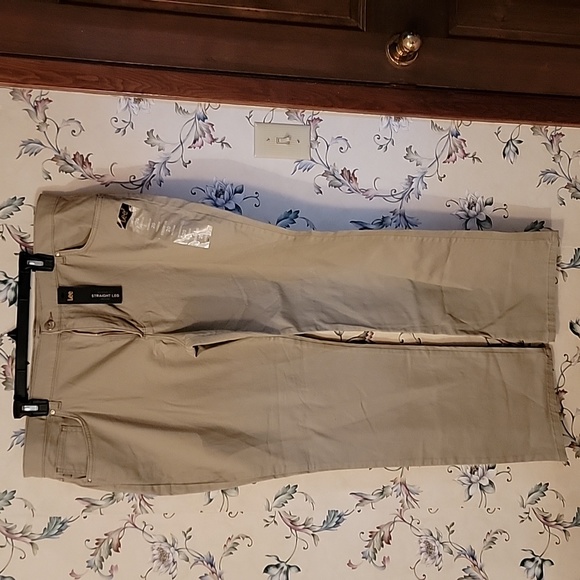 Lee Pants - Lee NWT Khaki Relaxed Fit Straight Leg Mid Rise Trouser Size 20